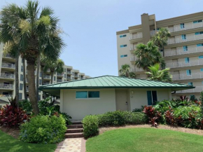 Unit 119 -Beautiful private beach cottage Recently renovated Family Friendly